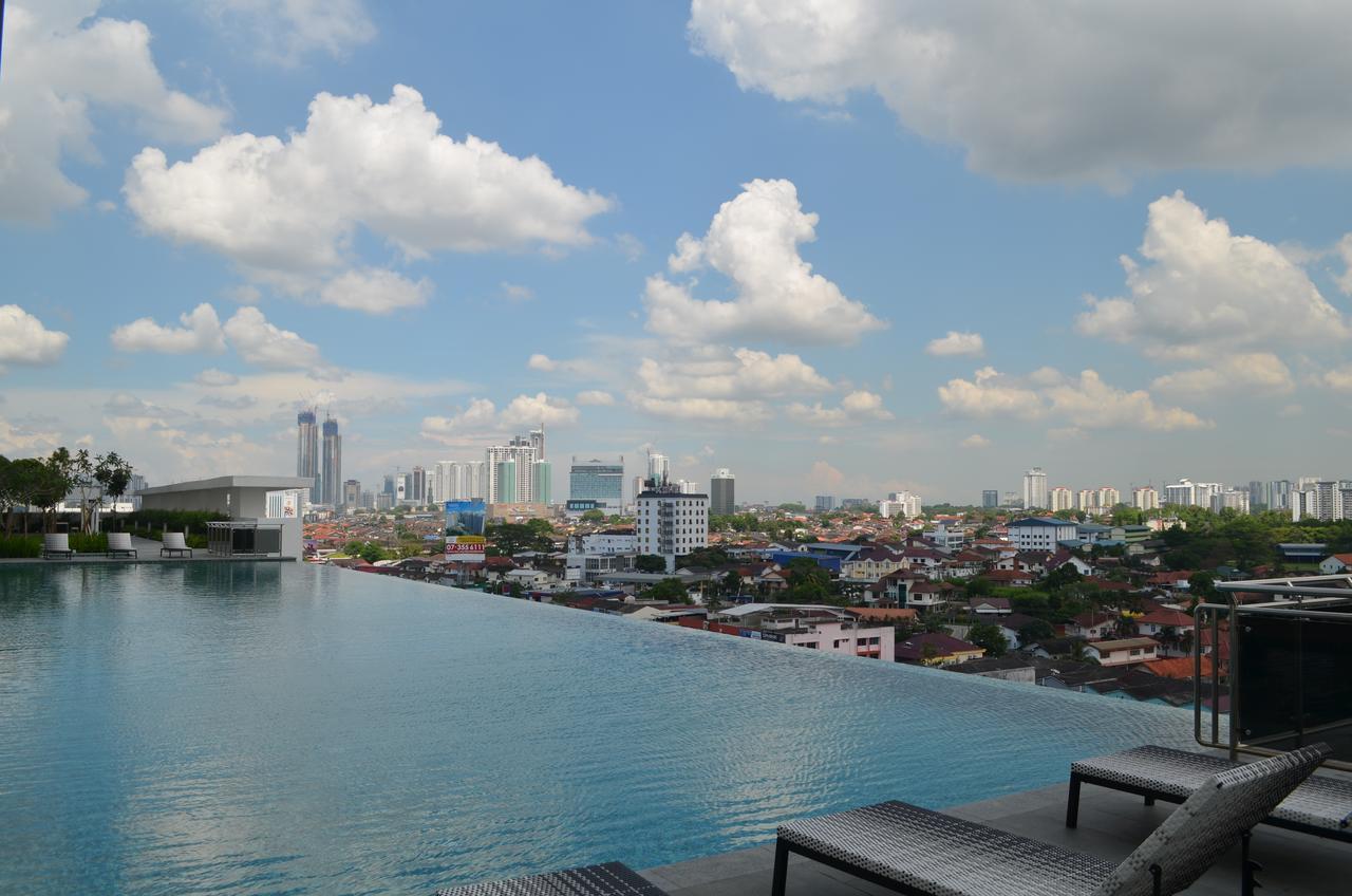 1 Tebrau Suites by Subhome Johor Bahru Extérieur photo