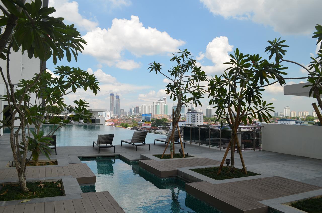 1 Tebrau Suites by Subhome Johor Bahru Extérieur photo