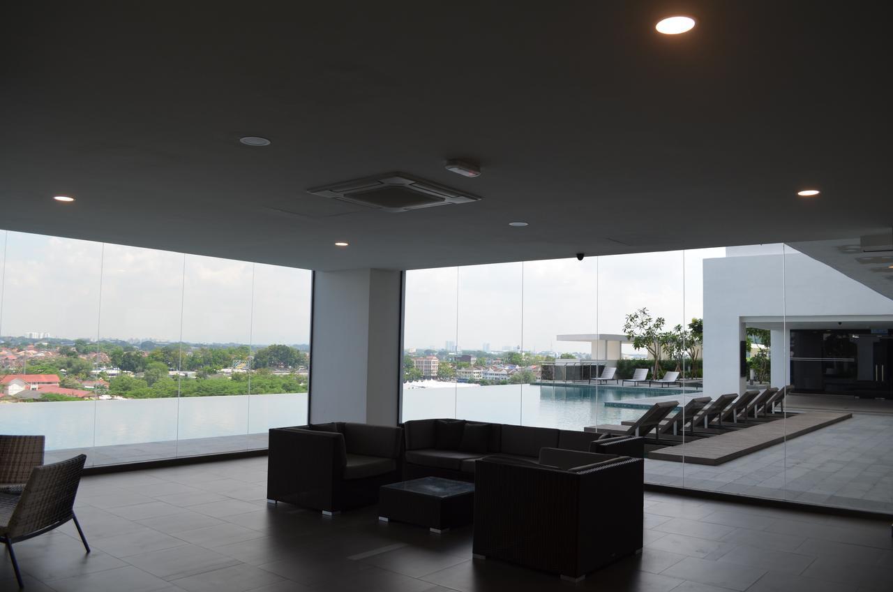 1 Tebrau Suites by Subhome Johor Bahru Extérieur photo