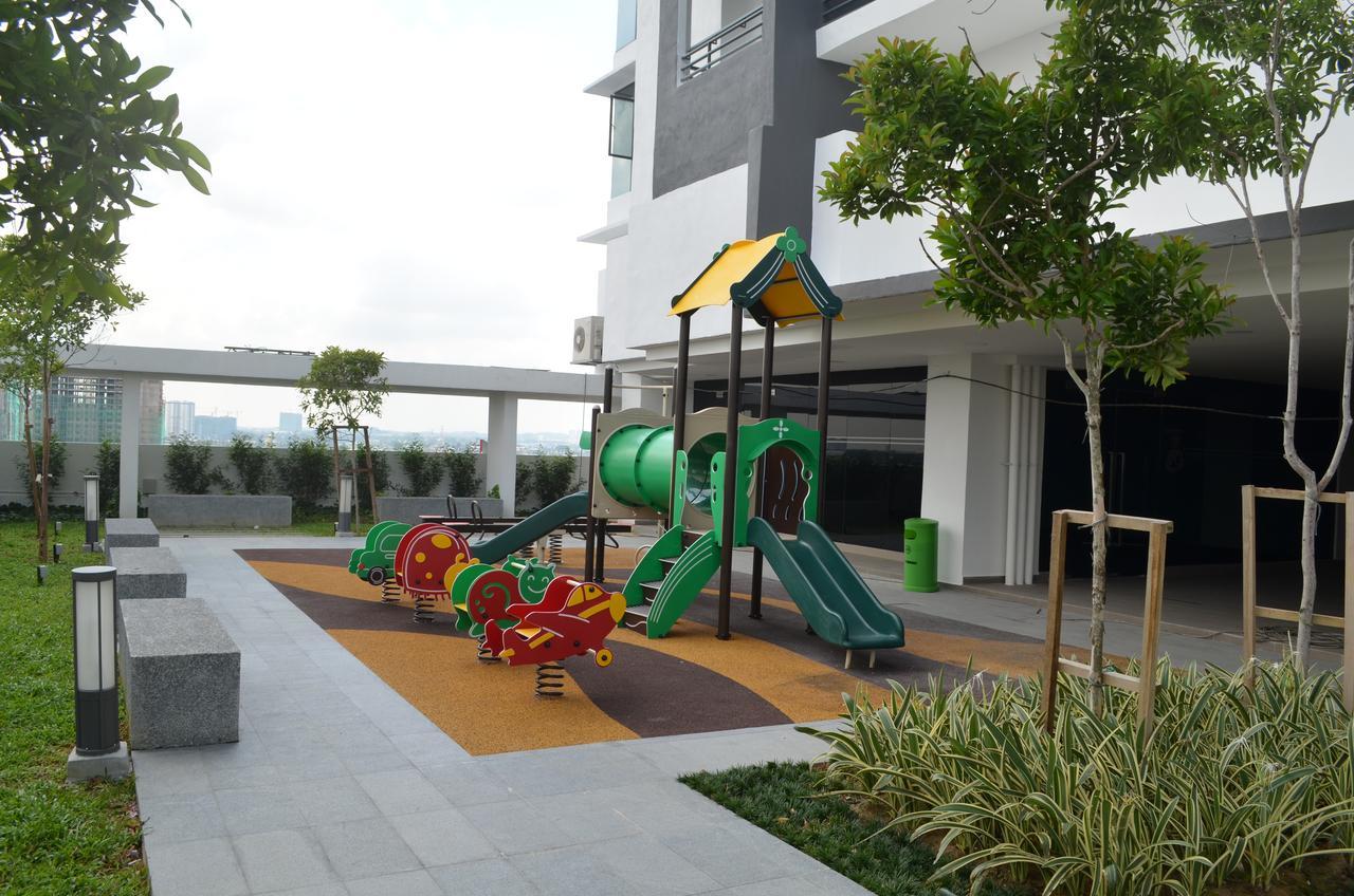1 Tebrau Suites by Subhome Johor Bahru Extérieur photo