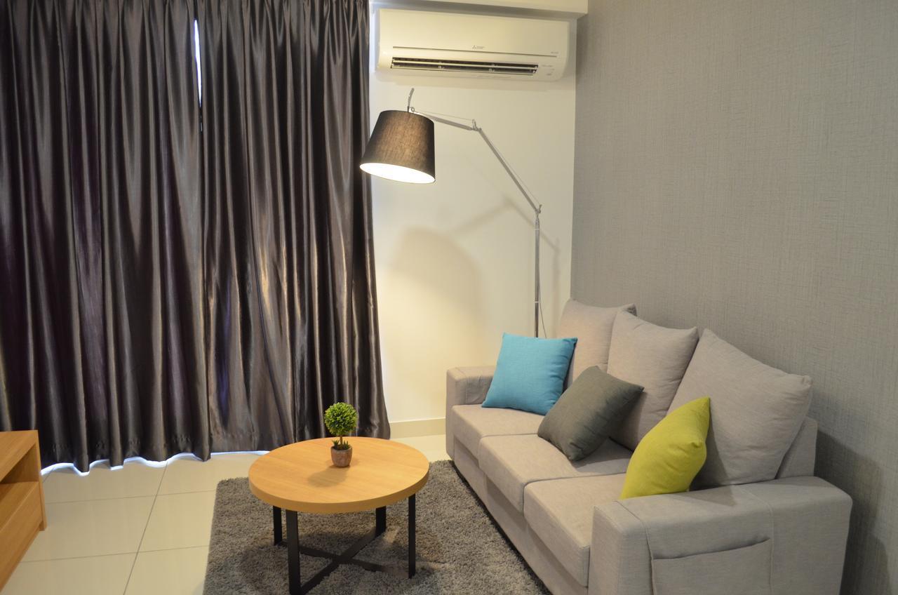 1 Tebrau Suites by Subhome Johor Bahru Extérieur photo