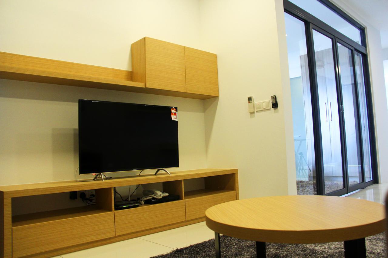 1 Tebrau Suites by Subhome Johor Bahru Extérieur photo