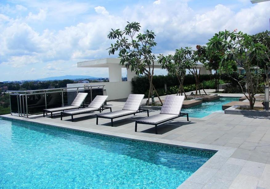1 Tebrau Suites by Subhome Johor Bahru Extérieur photo
