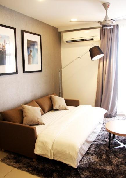 1 Tebrau Suites by Subhome Johor Bahru Extérieur photo