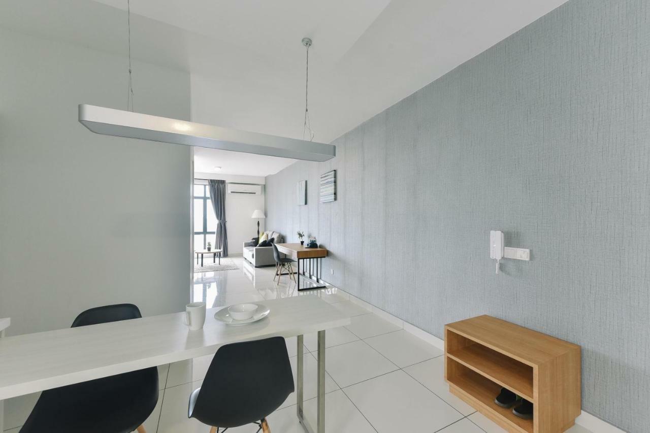1 Tebrau Suites by Subhome Johor Bahru Extérieur photo