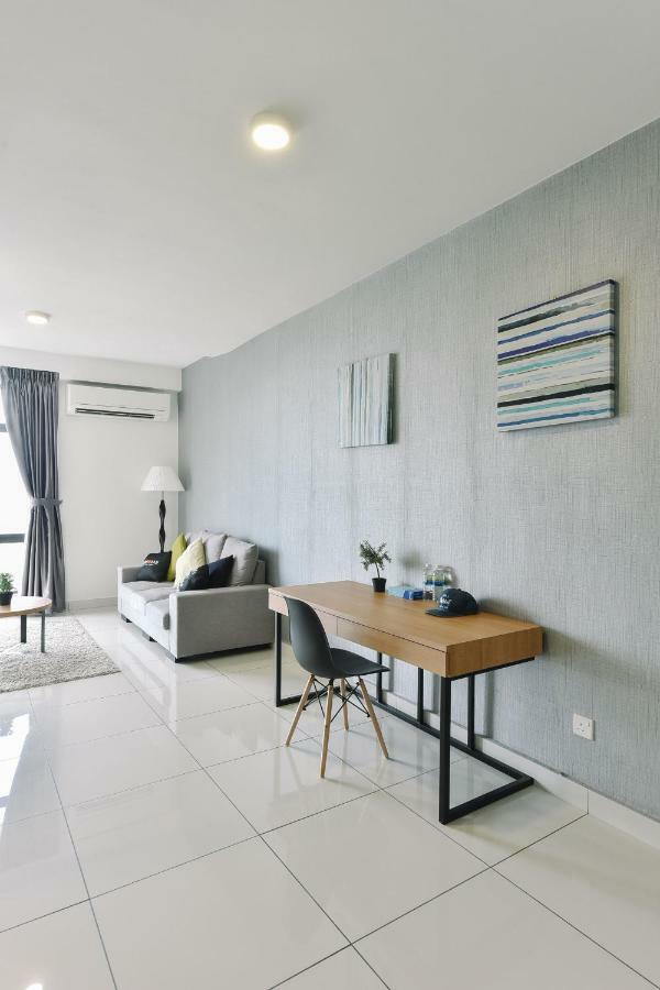 1 Tebrau Suites by Subhome Johor Bahru Extérieur photo