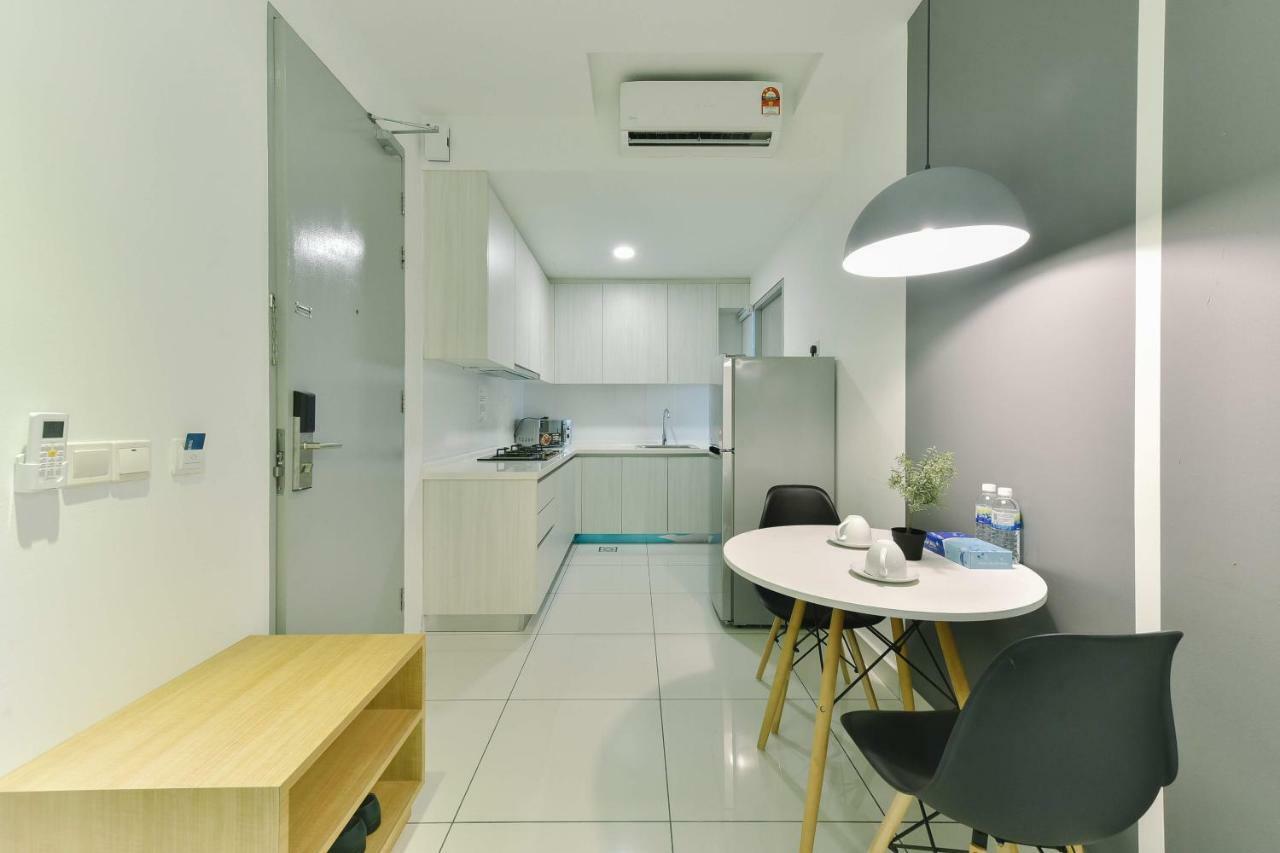 1 Tebrau Suites by Subhome Johor Bahru Extérieur photo